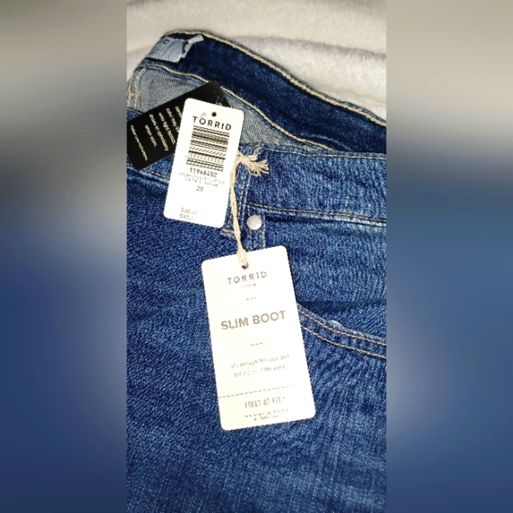 NWT Women's Slim Boot Fit Jeans - Picture 7 of 8